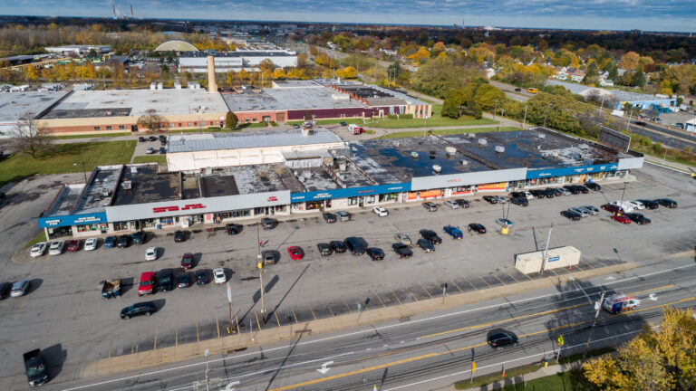 Lyell Shopping Center